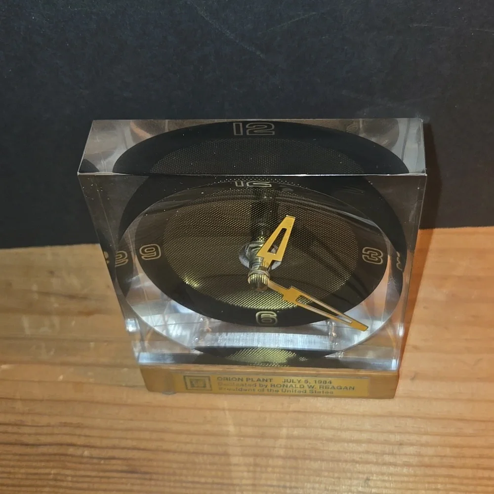 RARE 1984 GM ORION PLANT OHIO PRESIDENT RONALD REAGAN DEDICATION DESK CLOCK